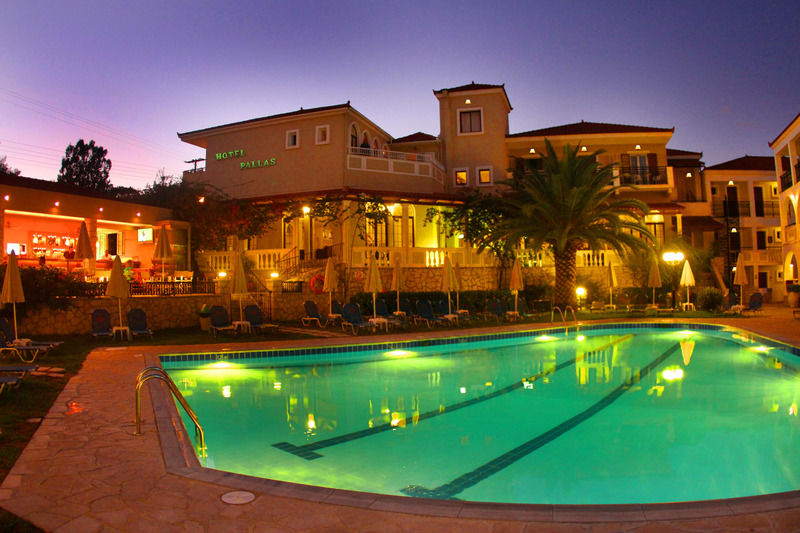 Hotel Pallas ลากานาส ภายนอก รูปภาพ